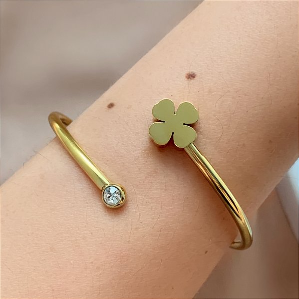 PULSEIRA / BRACELETE TREVO LISO E PONTO DE LUZ ZIRCÔNIA DOURADO AÇO 316L⭐️