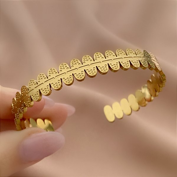 PULSEIRA / BRACELETE FIO BORDA DESENHOS BOLEADOS DESENHADOS DOURADO AÇO 316L⭐️