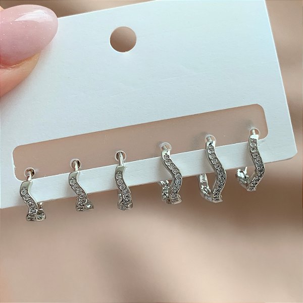 BRINCO KIT ARGOLINHAS ONDULADAS ZIRCÔNIAS BIJU