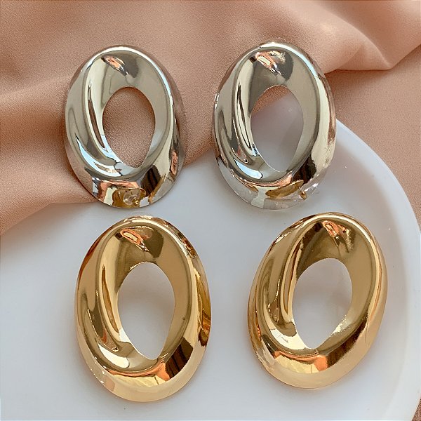 BRINCO OVAL TORCIDO BIJU