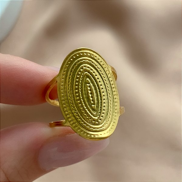 ANEL REGULÁVEL OVAL DESENHO PONTILHADO DOURADO AÇO 316L⭐️