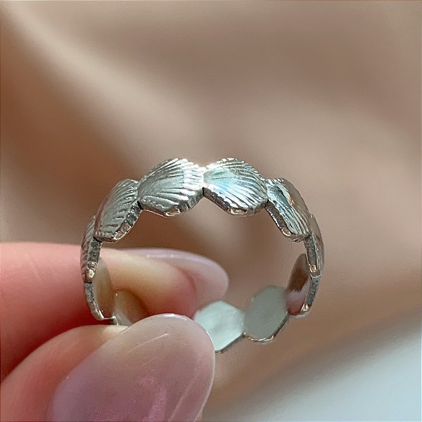 ANEL REGULÁVEL FILEIRA MINI CONCHAS AÇO 316L⭐️