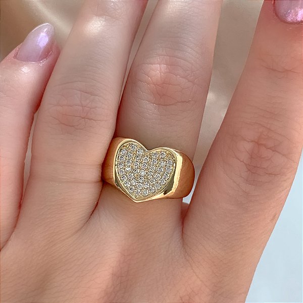 ANEL GROSSO CORAÇÃO CRAVEJADO EM ZIRCÔNIAS DOURADO BIJU