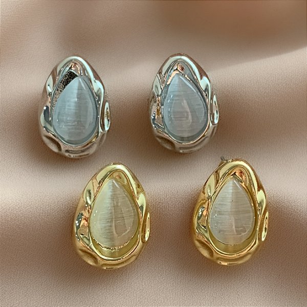 BRINCO GOTA PEDRA OLHO DE GATO BORDA MARTELADA BIJU