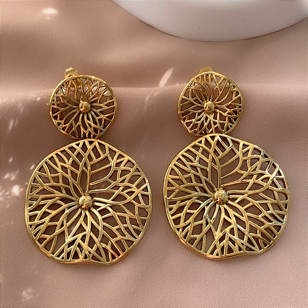 BRINCO RENDA FLORAL DOURADO AÇO 316L⭐️