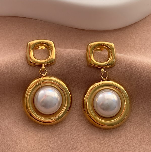 BRINCO ARGOLA CIRCULAR COM PÉROLA DOURADO AÇO 316L⭐️