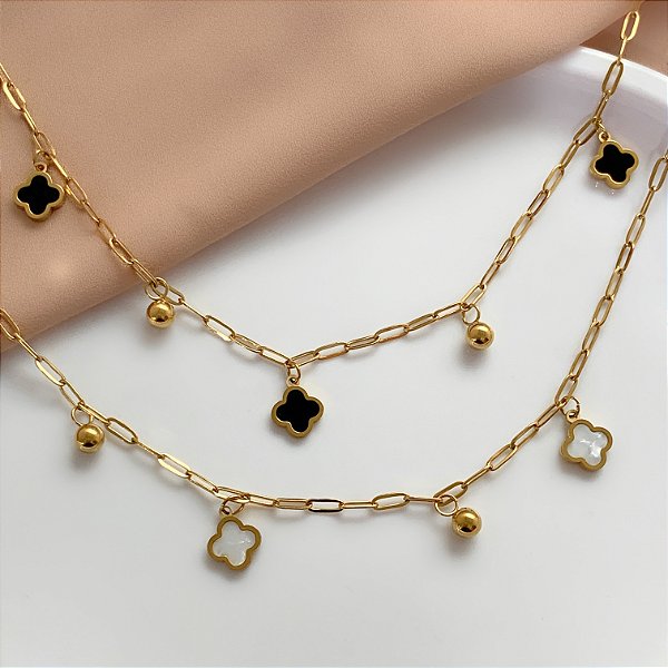 COLAR PINGENTES TREVOS RESINADOS E BOLINHAS DOURADO AÇO 316L⭐️