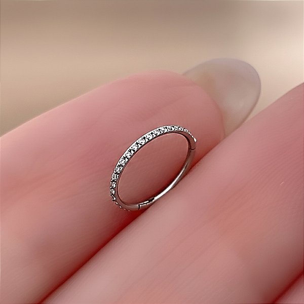 PIERCING NARIZ ARGOLINHA SEGMENTO FINO CRAVEJADO ZIRCÔNIAS 8MM TITÂNIO SEMIJOIA PARA PERFURAÇÃO⭐️