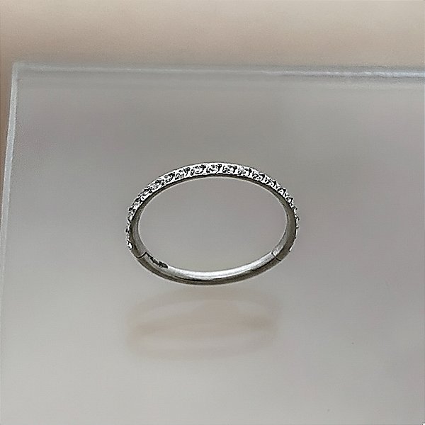 PIERCING NARIZ ARGOLINHA SEGMENTO FINO CRAVEJADO ZIRCÔNIAS 8MM TITÂNIO SEMIJOIA PARA PERFURAÇÃO⭐️