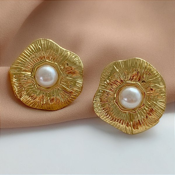 BRINCO FLOR ORGÂNICA RISCADA DOURADO AÇO 316L⭐️