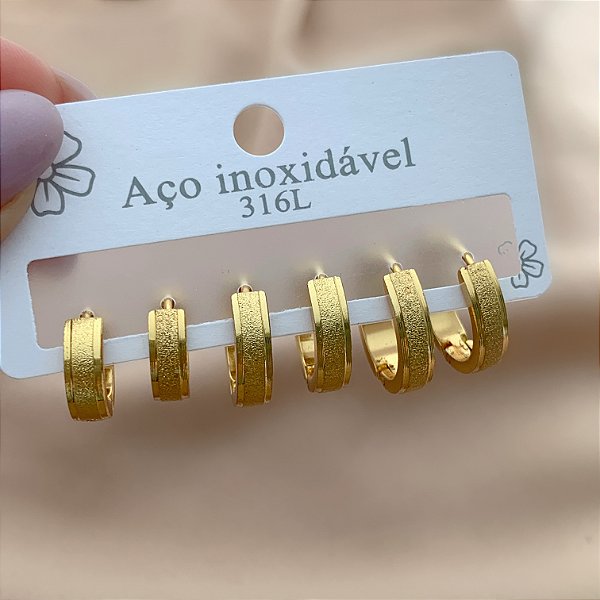 BRINCO KIT ARGOLAS LARGAS JATEADAS DOURADO AÇO 316L⭐️