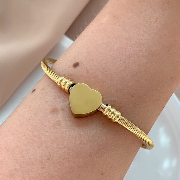 PULSEIRA / BRACELETE TORCIDO CORAÇÃO DOURADO AÇO 316L⭐️