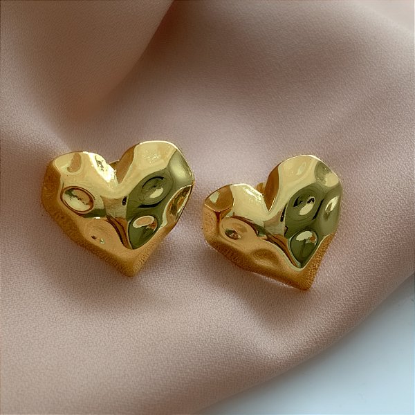 BRINCO CORAÇÃO DELICADO MARTELADO DOURADO AÇO 316L⭐️