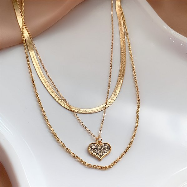 COLAR CORRENTE TRIPLA FITA E CORAÇÃO ZIRCÔNIAS BIJU