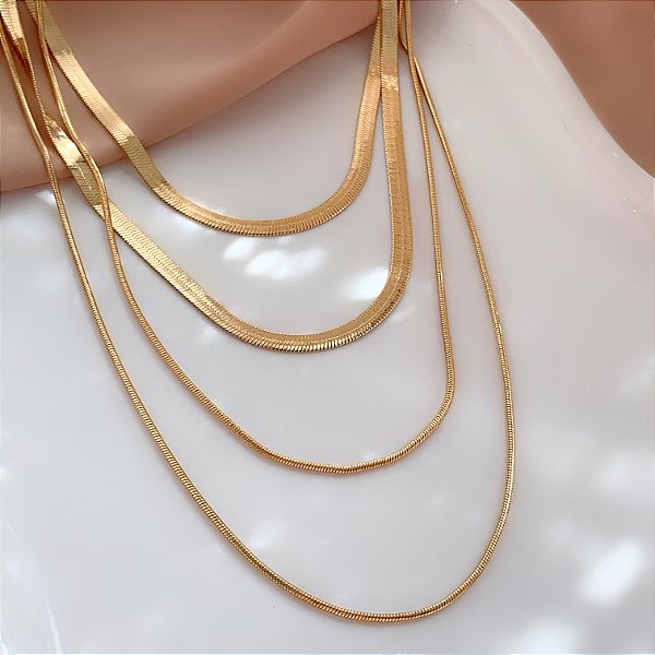 COLAR CORRENTE QUÁDRUPLA FITAS E RABO DE RATO BIJU