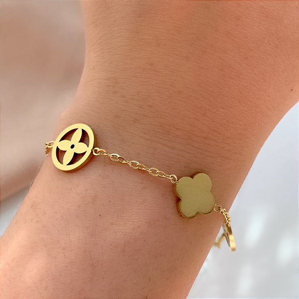 PULSEIRA TREVOS DIFERENTES DOURADO AÇO 316L⭐️