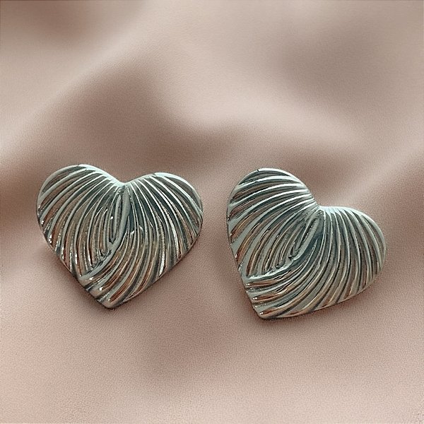 BRINCO CORAÇÃO RISCADO DESENHADO AÇO 316L⭐️