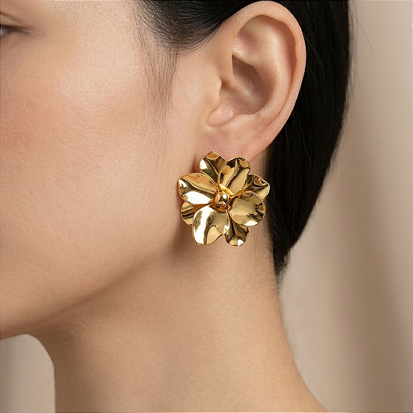 BRINCO FLOR PÉTALAS LISAS DOURADO AÇO 316L⭐️