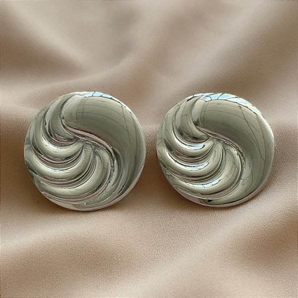 BRINCO REDONDO METADE LISO E METADE DESENHADO AÇO 316L⭐️