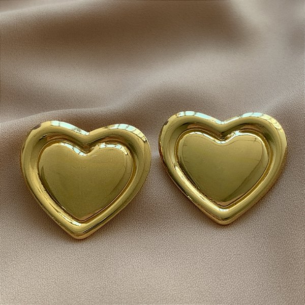 BRINCO CORAÇÃO BOLEADO BORDA LISA DOURADO AÇO 316L⭐️