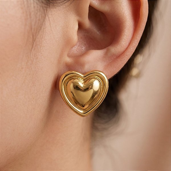 BRINCO CORAÇÃO BOLEADO BORDA LISA DOURADO AÇO 316L⭐️