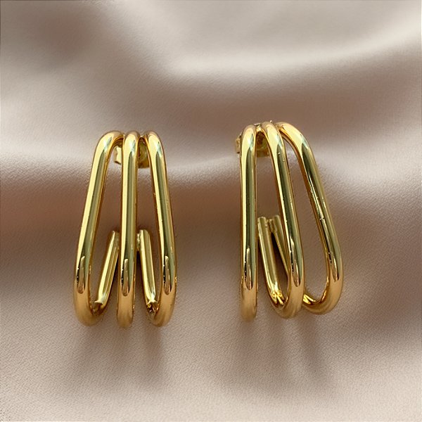 BRINCO TRÊS FIOS ALONGADOS DOURADO AÇO 316L⭐️