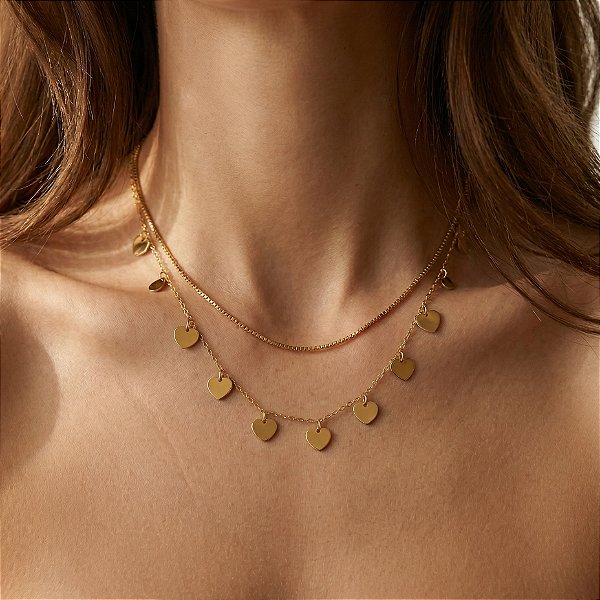 COLAR DUPLO MEDALHAS DE CORAÇÕES DOURADO AÇO 316L⭐️