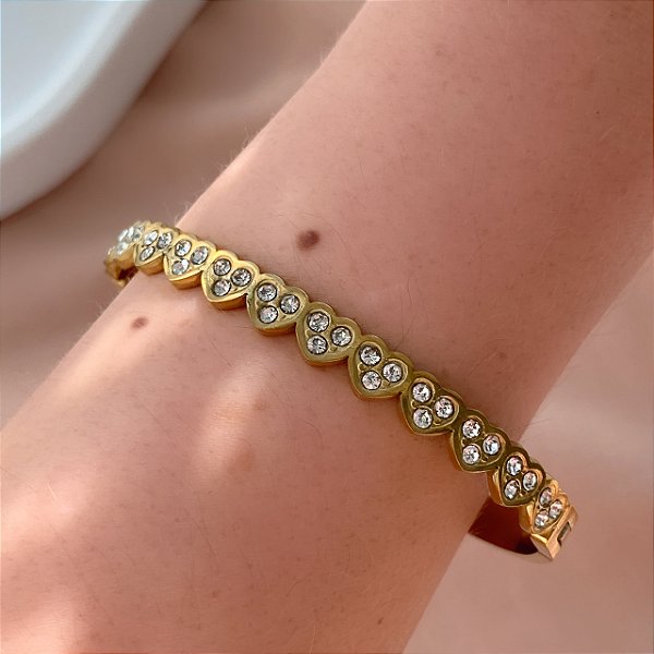 PULSEIRA / BRACELETE CORAÇÕES ZIRCÔNIAS DOURADO AÇO 316L⭐️