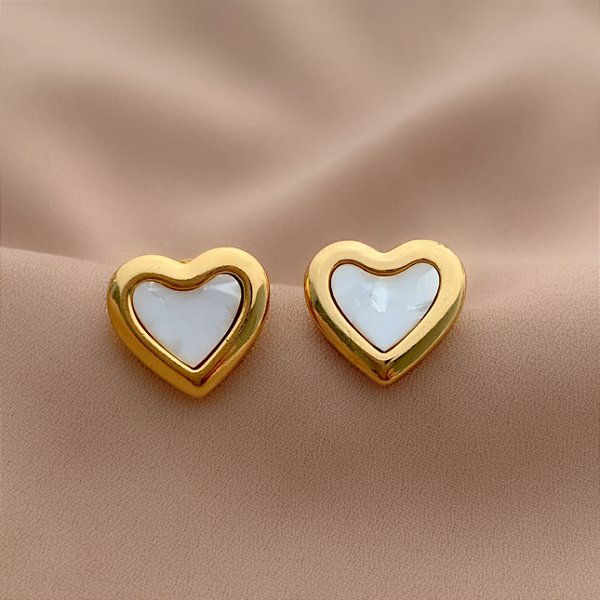 BRINCO CORAÇÃO MADREPÉROLA DOURADO AÇO 316L⭐️