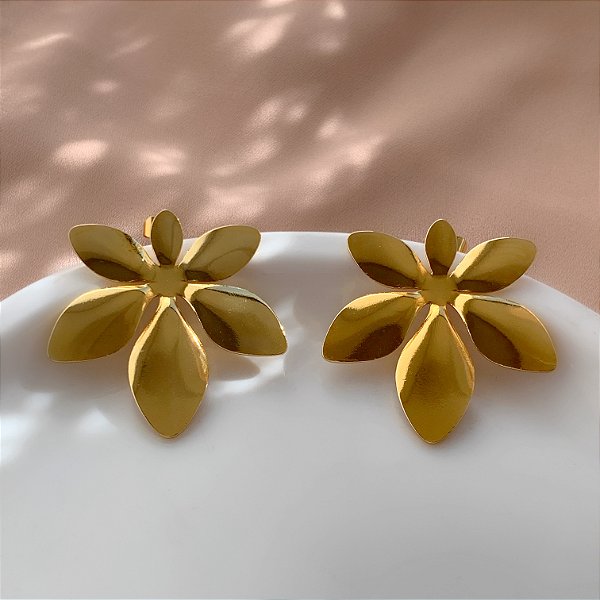 BRINCO FLOR HIBISCO DOURADO AÇO 316L⭐️
