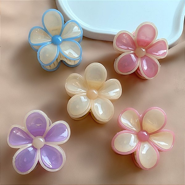 PRESILHA FLOR CONTORNO COR CANDY BIJU