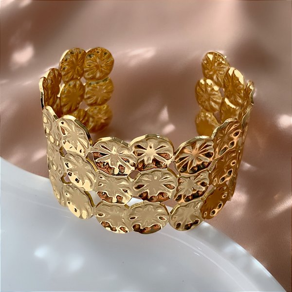 PULSEIRA/BRACELETE LARGO FILEIRAS DE MEDALHINHAS DOURADO AÇO 316L⭐️