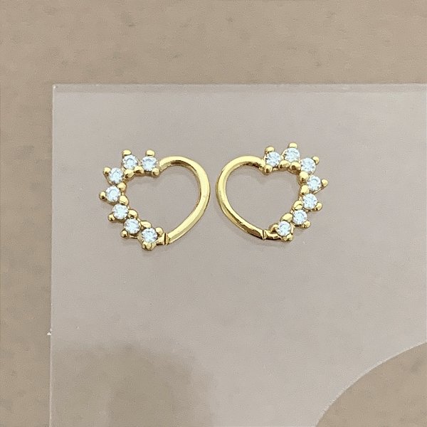 PIERCING CARTILAGEM CORAÇÃO METADE ZIRCÔNIAS DETALHADAS 7MM HASTE AÇO 316L FOLHEADO A OURO 18K SEMIJOIA PARA ATUALIZAÇÃO⭐️