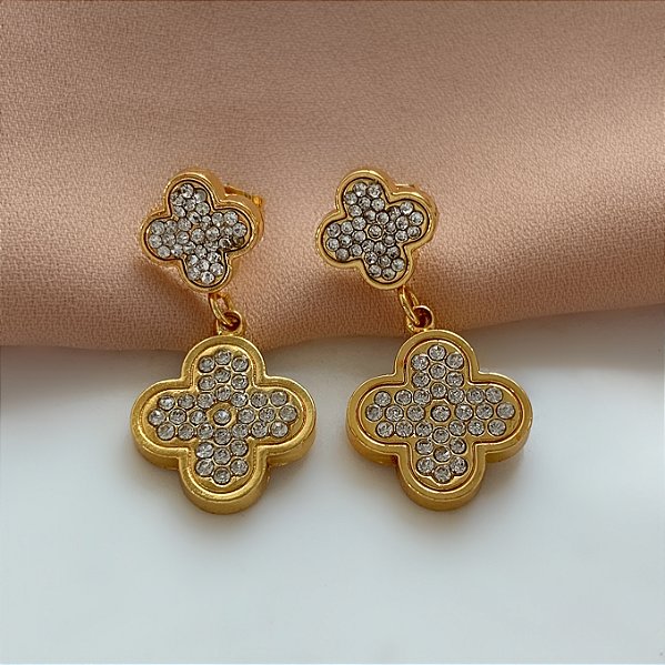 BRINCO TREVOS CRAVEJADOS COM ZIRCÔNIAS DOURADO AÇO 316L⭐️