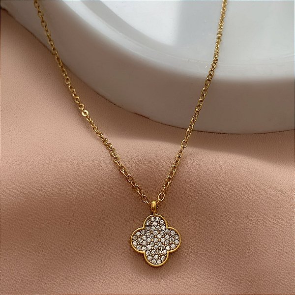 COLAR PINGENTE TREVO ZIRCÔNIAS DOURADO AÇO 316L⭐️