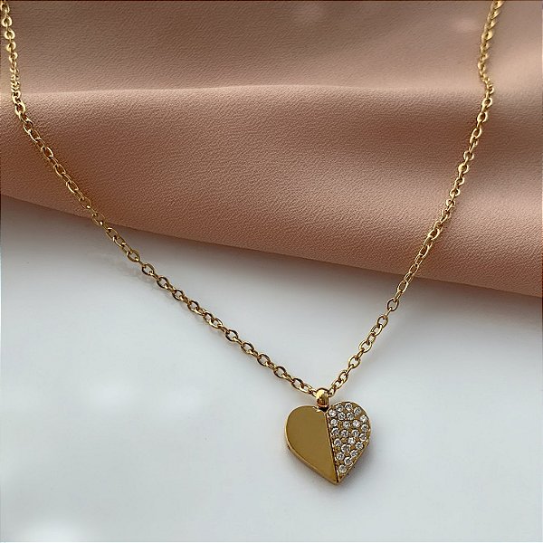 COLAR CORAÇÃO METADE LISO, METADE ZIRCÔNIAS DOURADO AÇO 316L⭐️