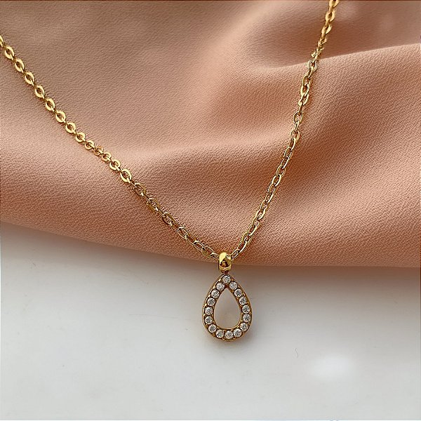 COLAR GOTA DELICADA VAZADA BORDA MINI ZIRCÔNIAS DOURADO AÇO 316L⭐️