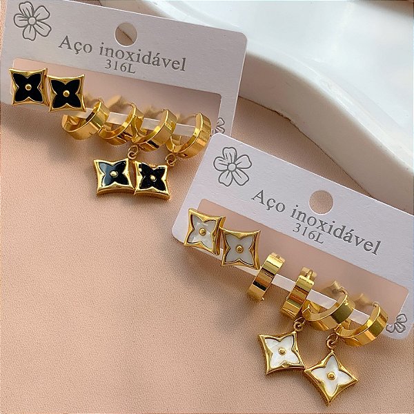 BRINCO KIT TREVOS TRIANGULAR DOURADO AÇO 316L⭐️