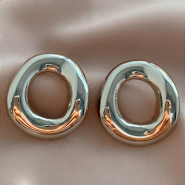 BRINCO CÍRCULO VAZADO ORGÂNICO AÇO 316L⭐️