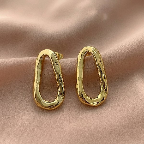 BRINCO FIO OVAL ORGÂNICO DOURADO AÇO 316L⭐️