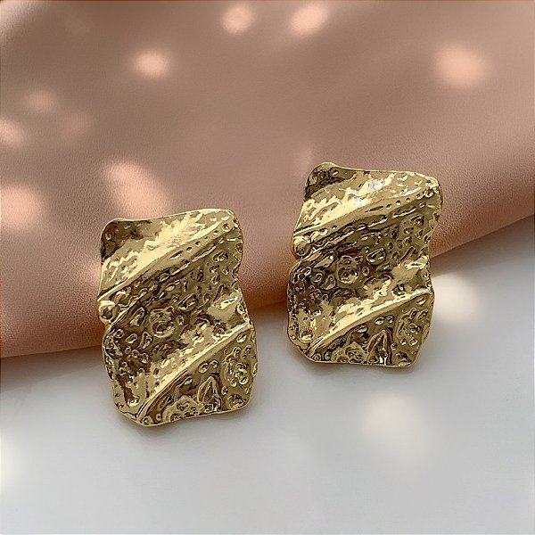 BRINCO RETÂNGULO ABSTRATO DOURADO AÇO 316L⭐️