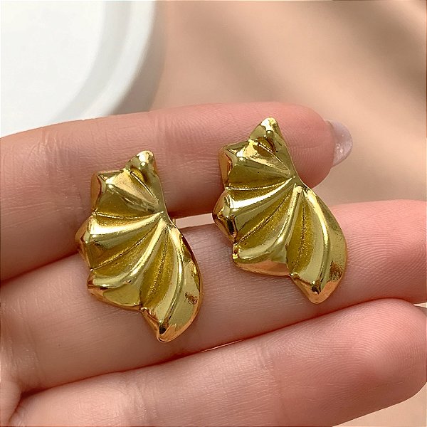 BRINCO PÉTALAS LATERAIS DOURADO AÇO 316L⭐️