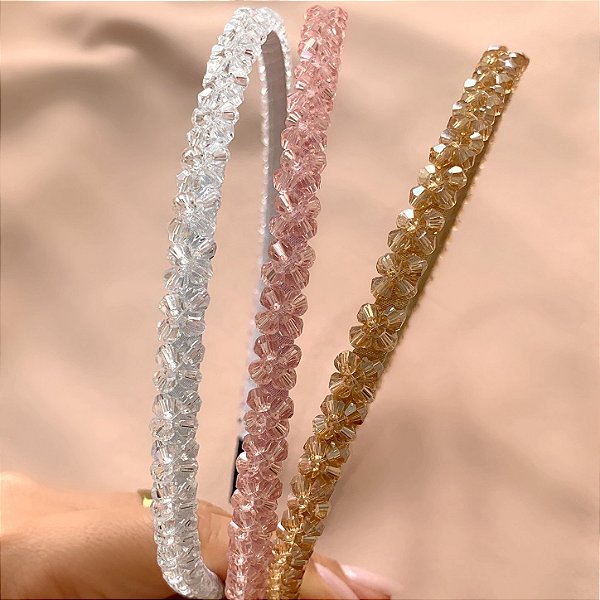 TIARA FINA MINI CRISTAIS CORES CLARAS BIJU