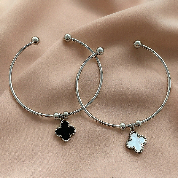 PULSEIRA /BRACELETE PINGENTE TREVO COLOR AÇO 316L⭐️