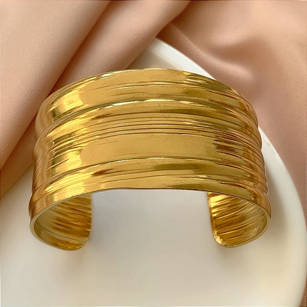 BRACELETE GROSSO RISCADO DOURADO AÇO 316L⭐️