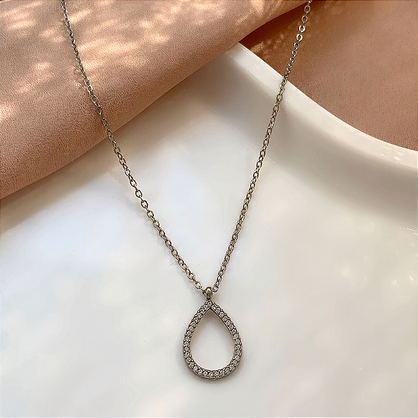 COLAR GOTA ALONGADA MINI ZIRCÔNIAS AÇO 316L⭐️