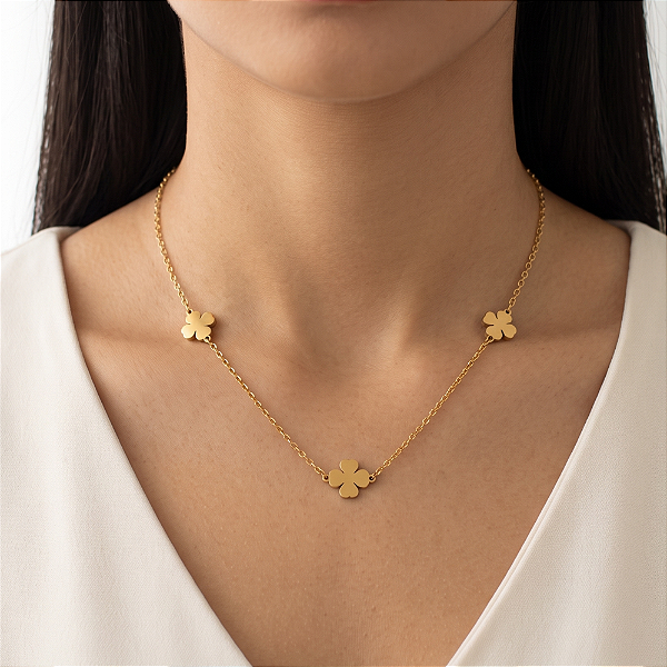 COLAR TRÊS TREVOS LISOS DOURADO AÇO 316L⭐️