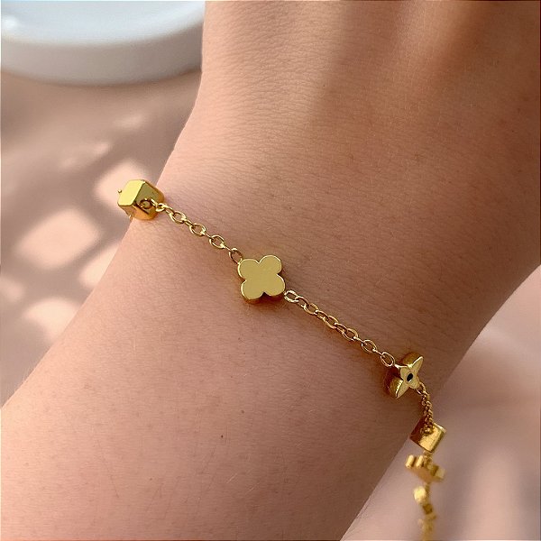 PULSEIRA DELICADA MINI TREVOS DOURADO AÇO 316L⭐️