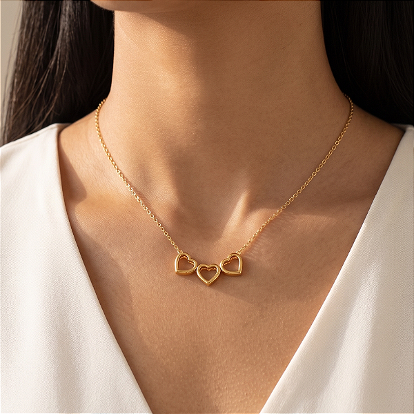 COLAR TRÊS CORAÇÕES DOURADO AÇO 316L⭐️