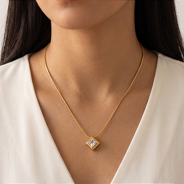 COLAR PINGENTE TRIÂNGULO COM PEDRA DE ZIRCÔNIA DOURADO AÇO 316L⭐️